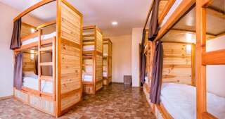 Хостелы Hostel Tarnopil Тернополь Спальное место на двухъярусной кровати в общем номере для мужчин и женщин-2
